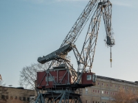 Old crane  This old crane is obviously retired now and has been spared as a reminder of the times gone by. : 2016, Christmas, Fujifilm XT-1, Joulu, Stockholm, Södermalm, Tukholma, kaupunki, town
