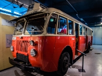 H8  These buses were ordered in 1938-1940, 160 in total. The chassis used was Scania and body was built by various factories, this one by SKV. It had room for 60 passengers. : 2016, Christmas, Fujifilm XT-1, Joulu, Stockholm, Södermalm, Tukholma, kaupunki, town