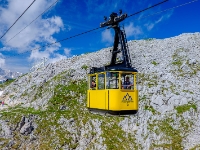 Dachsteinbahn  The 2,995 metre high Dachstein is the highest mountain in Styria and is located amid a stunning alpine landscape. From the Dachstein you have a panoramic view over the peaks of Austria as far as the Czech Republic and Slovenia. : 2016, AUT, Austria, Fujifilm, Itävalta, Krippenstein, LG G3, Oberösterreich, UNESCO, Winkl, digital image, kesäloma, luonto, maisema, matka, mountains, nature, phone image, scenery, summer holiday, traffic, vuoristo