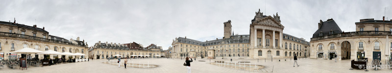 dijon-29.jpg - Palais des Ducs et Etats de Bourgogne and Place de la Libération