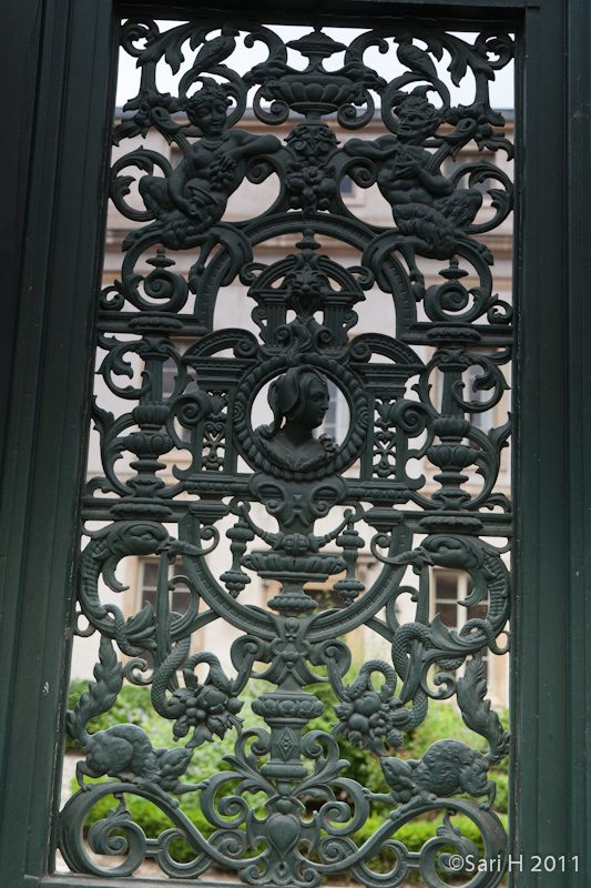 dijon-30.jpg - Beautiful iron fence