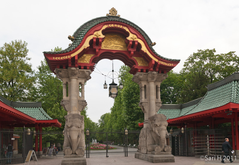 berlin-40.jpg - Berlin Zoo main gate