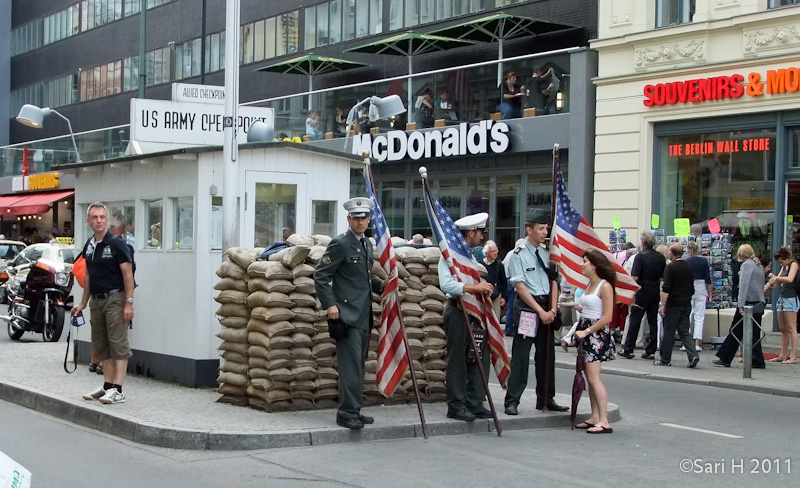 berlin-62.jpg - Checkpoint Charlie, the most famous border crossing point between West- and East Berlin during the cold war