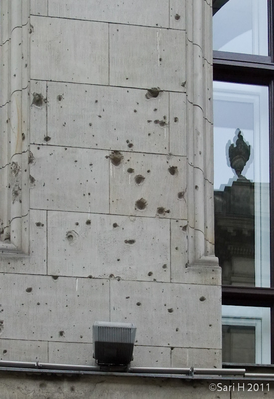 berlin-71.jpg - Very likely bulletholes on a wall