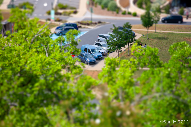 millau-2.jpg - Babe-model on a parking lot