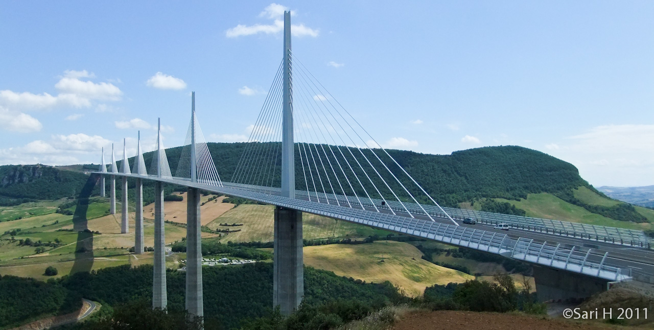 millau_pano_3.jpg - Millau viaduct