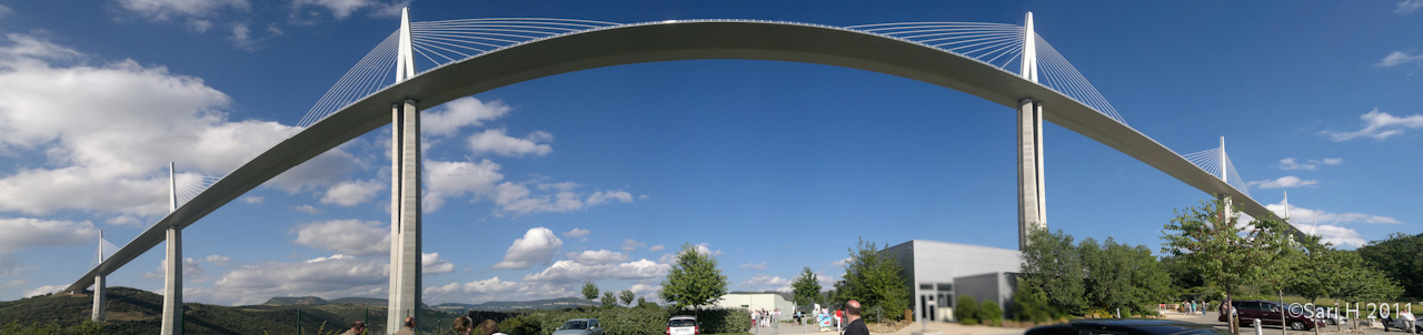 millau_pano_4.jpg - Millau viaduct from below