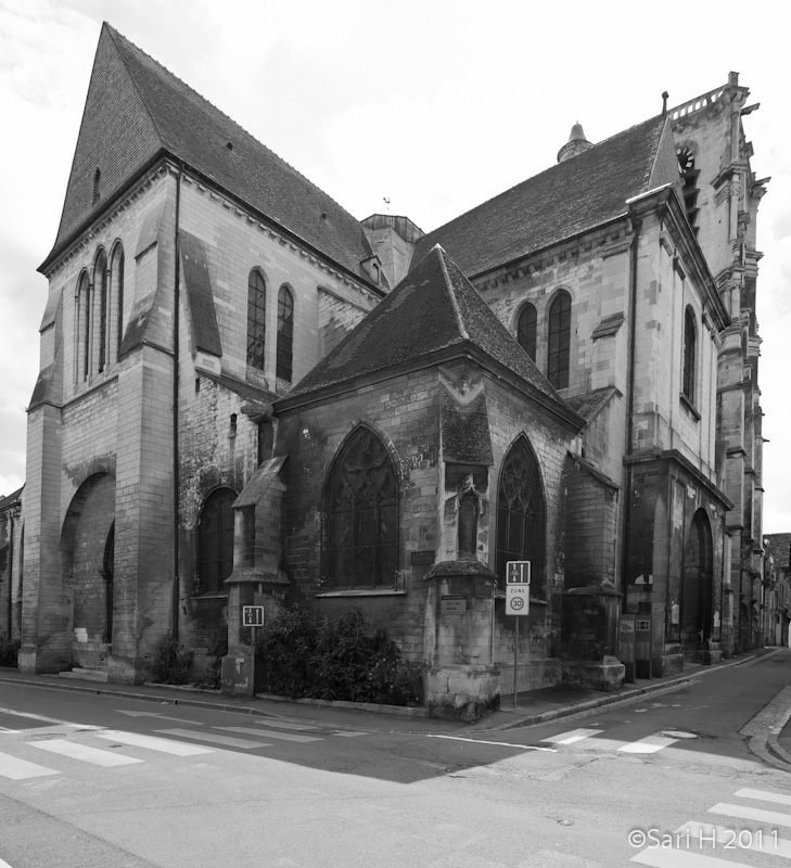 troyes-29.jpg - Sainte-Madeleine church, built in 1120, rebuilt around 1200 in  a Gothic style