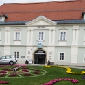 Stadthaus Klagenfurt, The former Kleinmayerhaus was built in 1830 by architect Christoph Cragnolino Friulian