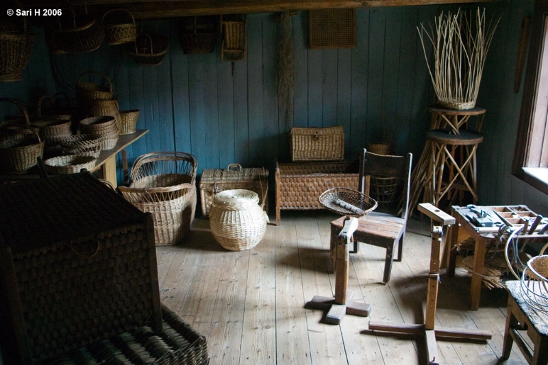 9292.jpg - A basketmaker's work room