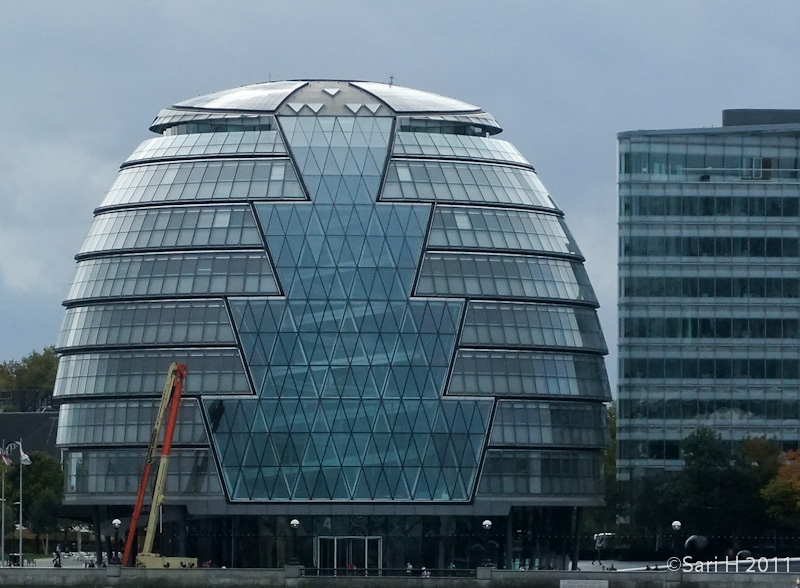 DSCF2628.jpg - London City Hall is the headquarters of the Greater London Authority (GLA) which comprises the Mayor of London and London Assembly. It was designed by Norman Foster and opened in July 2002, two years after the Greater London Authority was created.