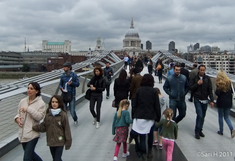 DSCF2711.jpg - The Millenium Bridge and St. Paul's Cathedral