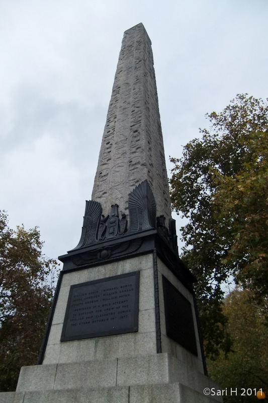 DSCF2739.jpg - Cleopatra's Needle has nothing to do with Cleopatra. It is originally made during the reign of the 18th Dynasty Pharaoh Thutmose III. It is made of red granite, stand about 21 metres (68 ft) high, weigh about 224 tons[1] and is inscribed with Egyptian hieroglyphs. It was originally erected in the Egyptian city of Heliopolis. The London obelisk has a pair in New York. (Wikipedia)