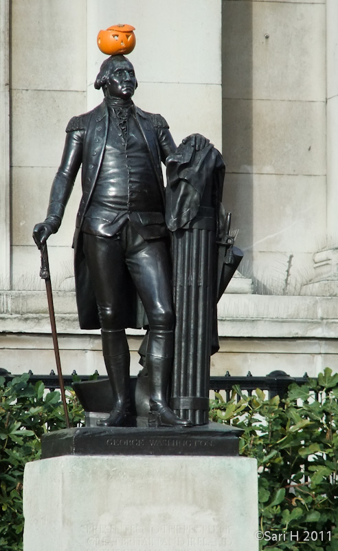 DSCF2865.jpg - George Washington with a pumpkin