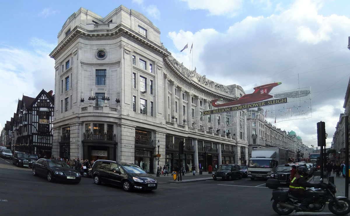 regent_street_pano.jpg - Regent Street was completed in 1825 and was an early example of town planning in England.