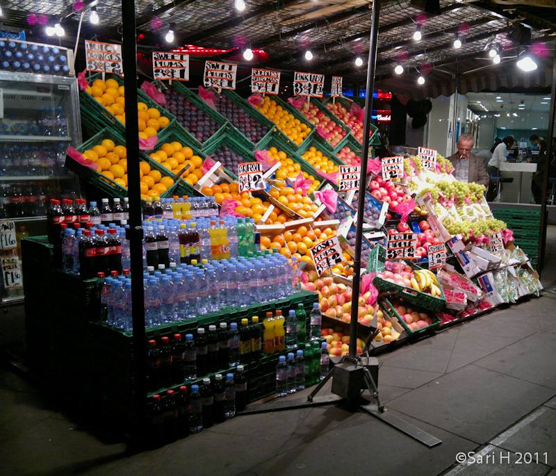 31102011742.jpg - Fruits and beverages on Oxford Street