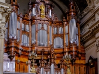 Berliner Dom  The large Sauer organ of the High Parish and Cathedral Church of Berlin was designed and built at the same time as the building itself, and it is thus part of the church’s original artistic furnishings. At the time of its dedication in 1905, the organ was the largest in Germany, with its 7269 pipes and 113 registers, distributed across four manuals and pedals. The court organ builder Wilhelm Sauer, from Frankfurt on the Oder, created an instrument that embodied the newest technical and musical developments of German organ building at the time : 2016, Berliini, Berlin, Fujifilm, digital image, kaupunki, kesäloma, summer holiday, town