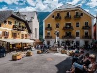 Marktplatz  Village center. Beautiful old houses surrounds the square. : 2016, AUT, Austria, Fujifilm, Hallstatt, Itävalta, LG G3, Oberösterreich, UNESCO, digital image, historia, history, kaupunki, kesäloma, phone image, summer holiday, town