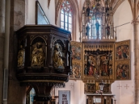 Pfarrkirche Maria Himmelfahrt  Flügelaltar, from 1450. It was originally located in  Hauerkapelle in Salzberg. The pulpit on the left  is a work of the Holzfachschule Hallstatt. There are figures of church fathers engraved in it. : 2016, AUT, Austria, Fujifilm, Hallstatt, Itävalta, LG G3, Oberösterreich, UNESCO, digital image, historia, history, kaupunki, kesäloma, phone image, summer holiday, town