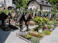 Graveyard  A small graveyard next to the Catholic church of Maria Himmelfahrt : 2016, AUT, Austria, Fujifilm, Hallstatt, Itävalta, LG G3, Oberösterreich, UNESCO, digital image, historia, history, kaupunki, kesäloma, phone image, summer holiday, town