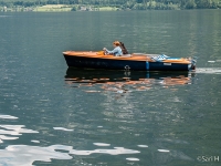 Boating  A couple enjoying a relaxing day on the lake. : 2016, AUT, Austria, Fujifilm, Hallstatt, Itävalta, LG G3, Oberösterreich, UNESCO, digital image, historia, history, kaupunki, kesäloma, phone image, summer holiday, town