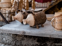 Oink! Oink!  Cute pig figures made out of wood. : 2016, AUT, Austria, Fujifilm, Hallstatt, Itävalta, LG G3, Oberösterreich, UNESCO, digital image, historia, history, kaupunki, kesäloma, phone image, summer holiday, town