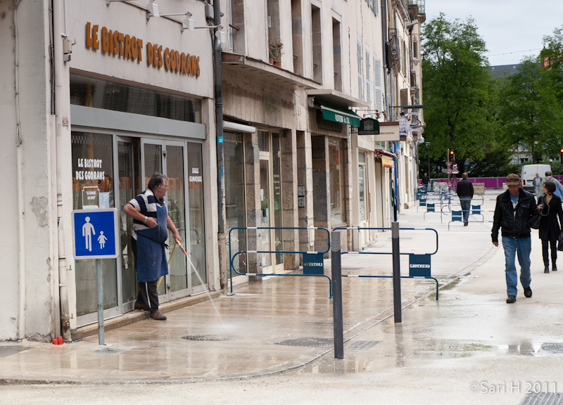 dijon-13.jpg - Watering the pavement