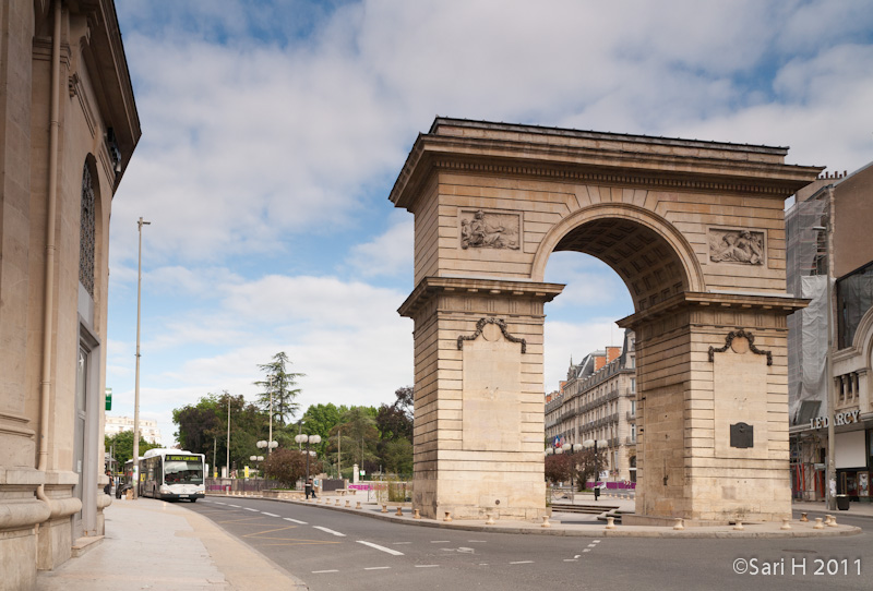 dijon-6.jpg - Porte Guillaume at the Place Darcy