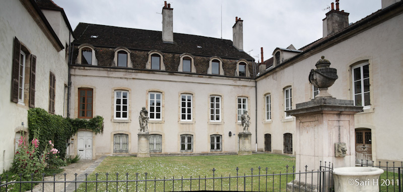 beaune_4.jpg - Nice-looking old house in Beaune city centre