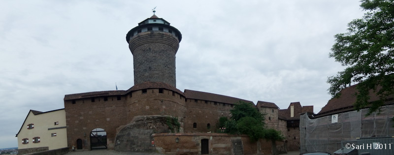 nurmberg-10.jpg - Nuremberg Castle (German: Nürnberger Burg) is a historical building on a sandstone rock in the north of the historical city of Nuremberg, Bavaria, Germany. In 1140, King Conrad III started building a second castle on the site, to be used as a royal residence.