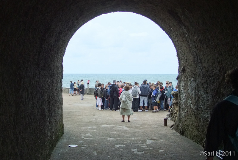 biarritz-14.jpg - A tunnel leading to Rocher de la Vierge