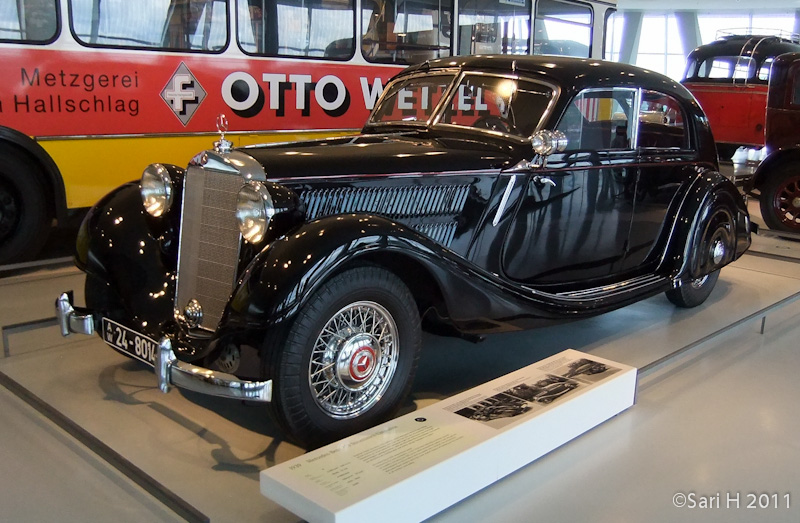 merc_museum-13.jpg - 1939 Mercedes-Benz 320 Stromlinien-Limousine