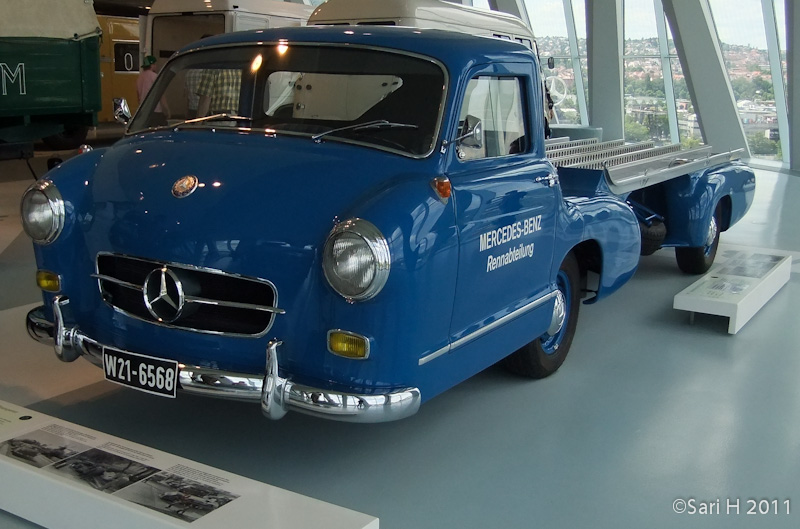 merc_museum-28.jpg - 1955 Mercedes-Benz Rennwagen-Schnelltransporter. This was a one-of-a-kind high-speed racing car transporter. 192 hp and top speed 170 km/h