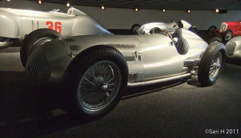 merc_museum-45.jpg - 1938 Mercedes-Benz W154 3-liter racing car. 453 hp, top speed 285 km/h.