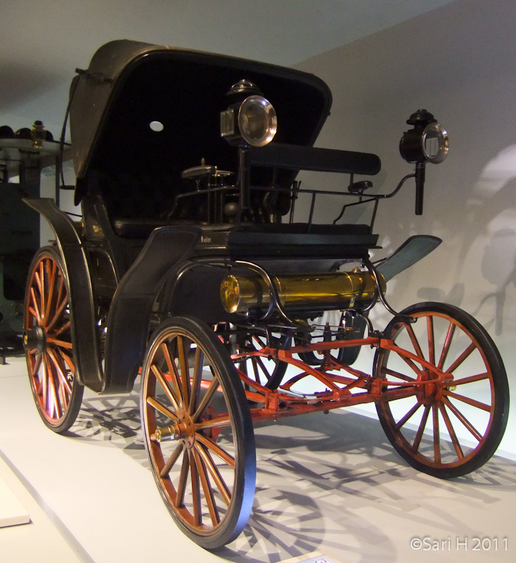 merc_museum-7.jpg - 1893 Benz Victoria, Benz' first four-wheeled automobile, 3hp.