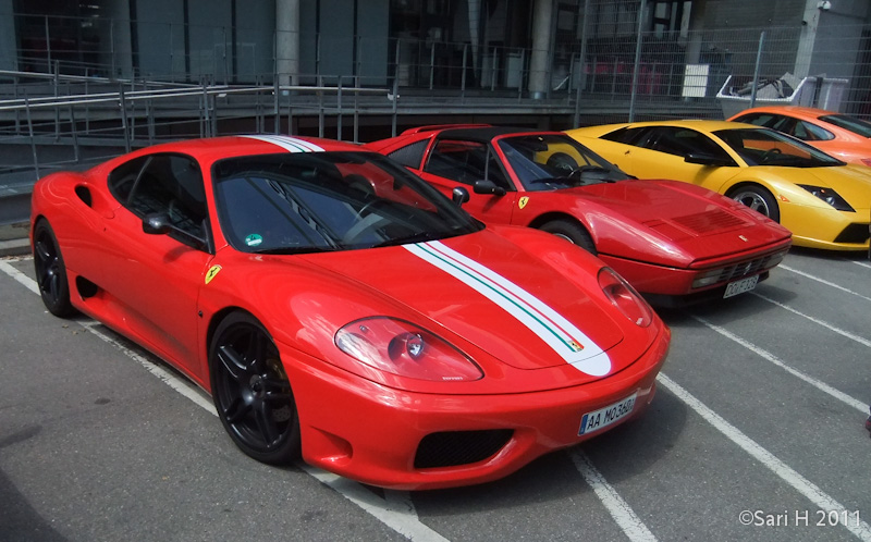 sportscars-6.jpg - Ferrari F430. Okay, don't lose your temper if I got the model wrong, Ferraris aren't my favourites.