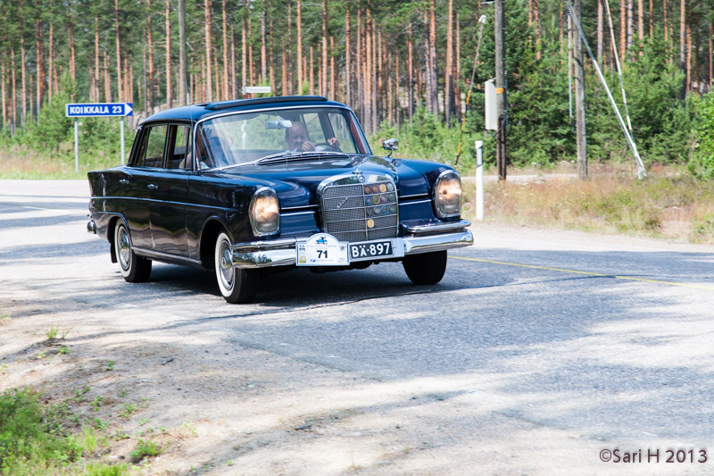 Mercedes-Benz 220S